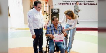 DIF NLD entrega aparatos funcionales a personas con discapacidad