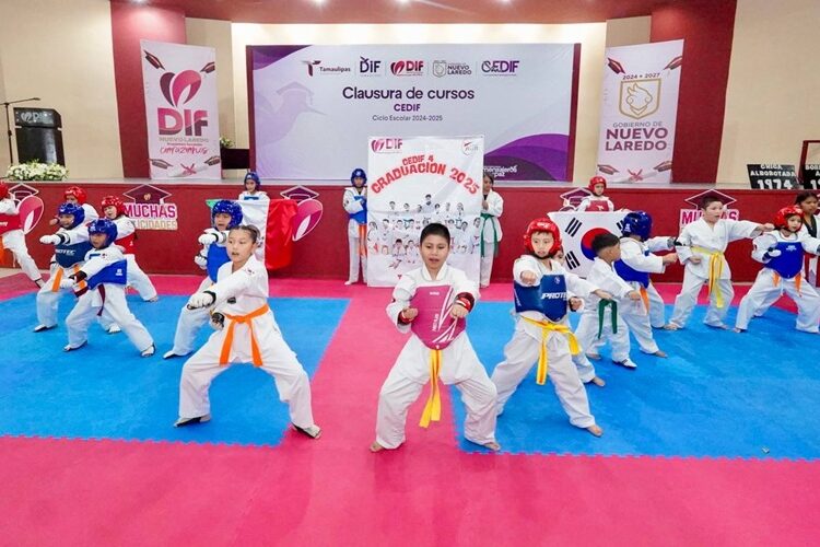 DIF NLD y CEDIF gradúan mujeres listas para emprender y fortalecer economía familias