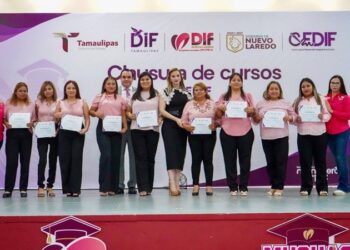 DIF NLD y CEDIF gradúan mujeres listas para emprender y fortalecer economía familias