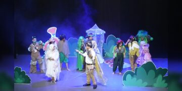 Despliegan estudiantes de la UAT su talento en obra teatral