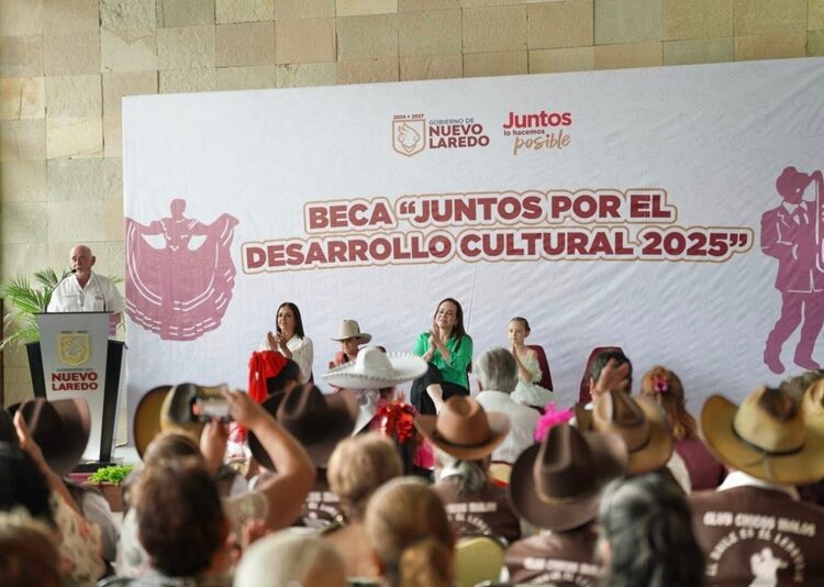 Entrega Carmen Lilia becas culturales y refrenda compromiso con artistas locales