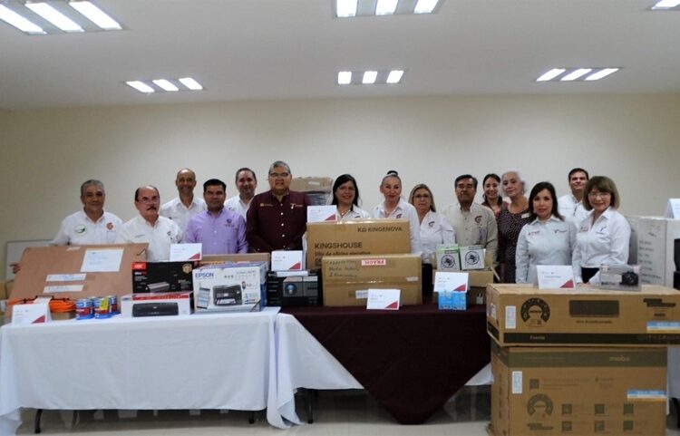 Entrega SET apoyos a estudiantes con discapacidad de planteles de nivel medio superior