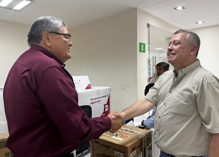 Entrega SET apoyos a estudiantes con discapacidad de planteles de nivel medio superior