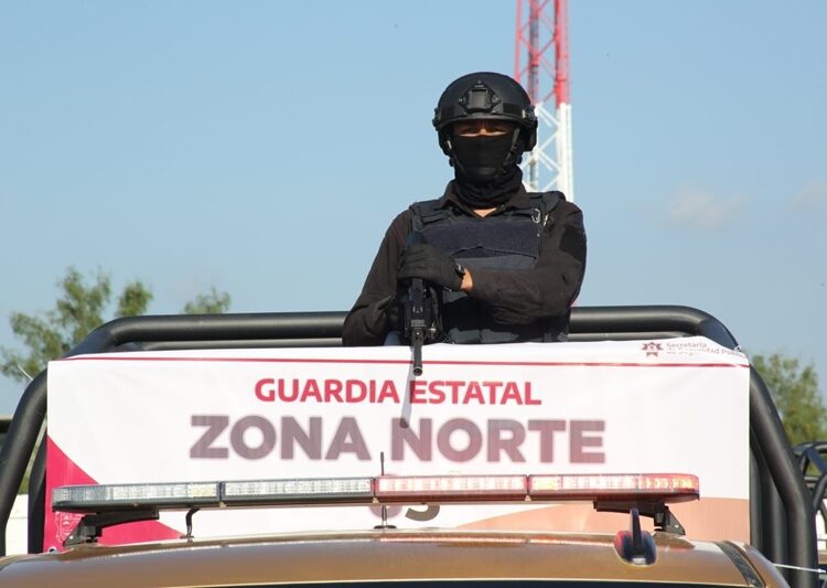 Entrega gobernador AVA nuevos vehículos para seguridad pública