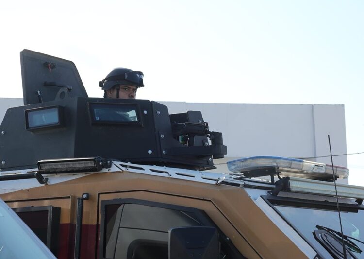 Entrega gobernador AVA nuevos vehículos para seguridad pública