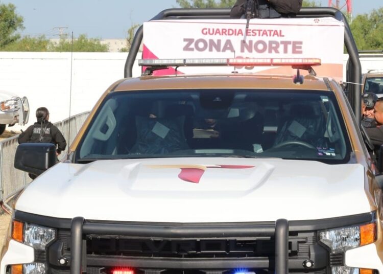 Entrega gobernador AVA nuevos vehículos para seguridad pública