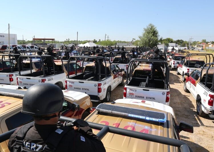 Entrega gobernador AVA nuevos vehículos para seguridad pública