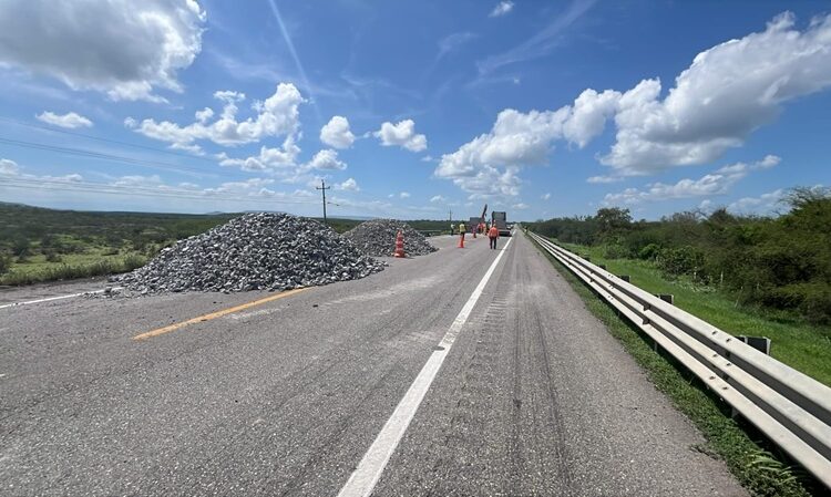 Estima Gobierno del Estado 40 MDP para reparar carreteras dañadas por lluvias