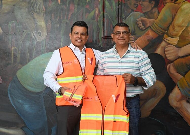 Evalúa Lalo Gattás trabajo de servicios públicos