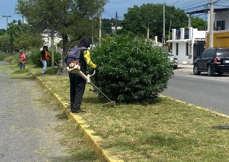 Evalúa Lalo Gattás trabajo de servicios públicos