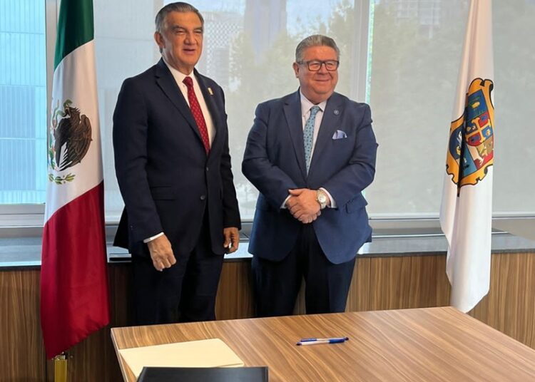 Firma el gobernador AVA acuerdo para tratar aguas residuales