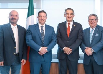 Firma el gobernador AVA acuerdo para tratar aguas residuales