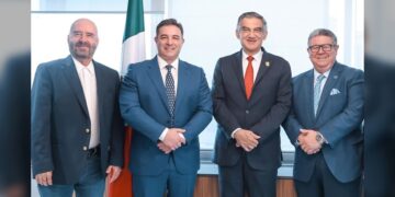 Firma el gobernador AVA acuerdo para tratar aguas residuales