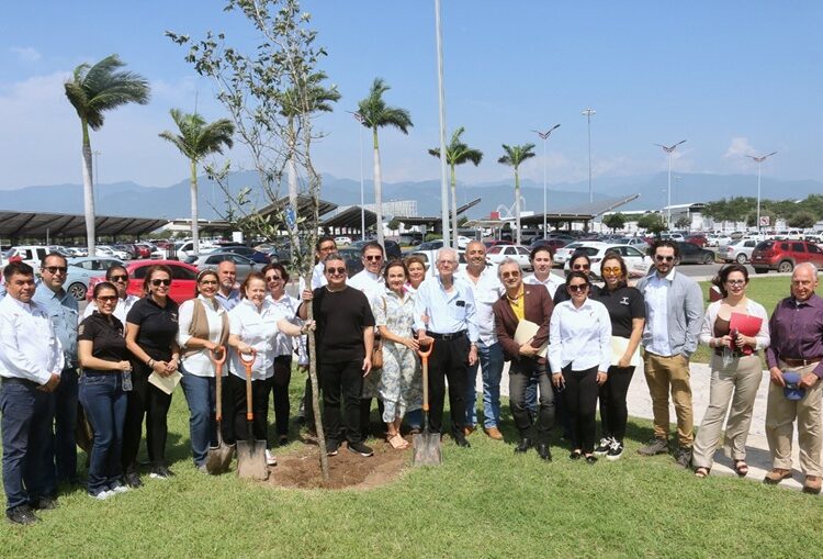 Fomenta SEDUMA reforestación con visión sostenible en el Parque Bicentenario