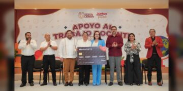 Fortalece Carmen Lilia alianza con magisterio de NLD