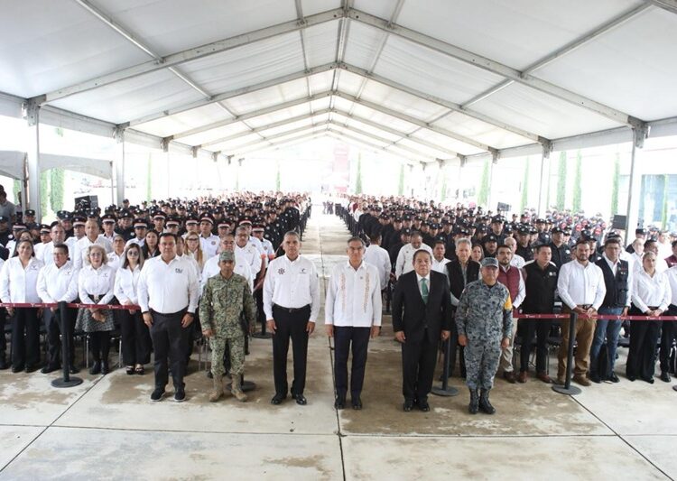 Gobernador AVA toma protesta al nuevo secretario de SSPT