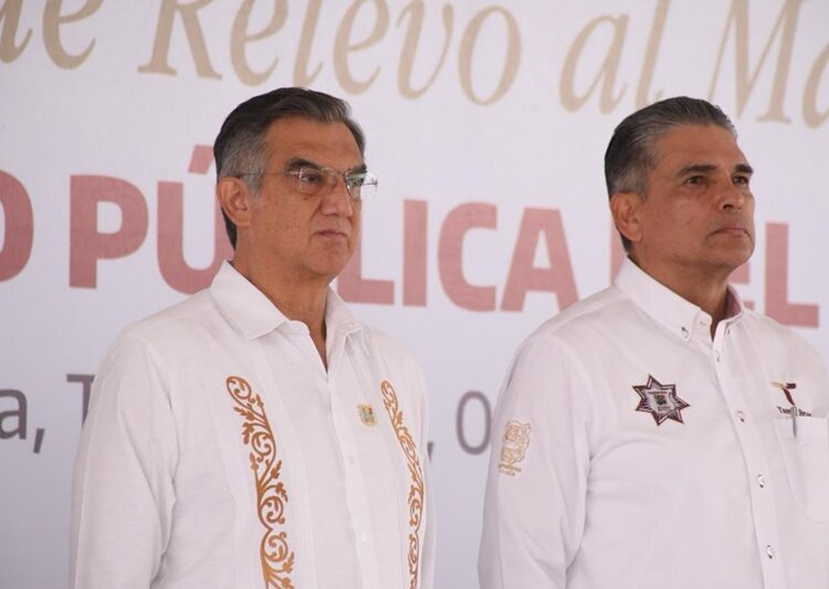 Gobernador AVA toma protesta al nuevo secretario de SSPT