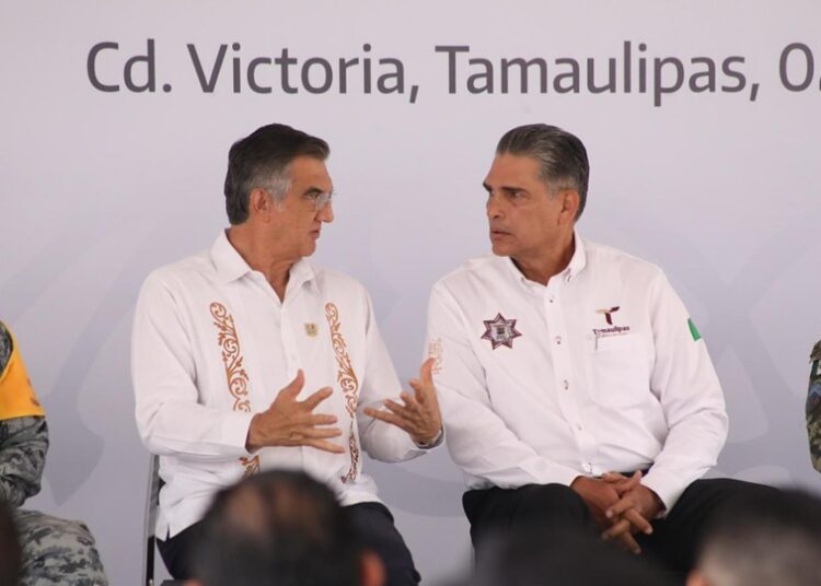 Gobernador AVA toma protesta al nuevo secretario de SSPT