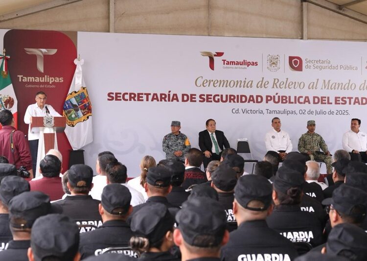 Gobernador AVA toma protesta al nuevo secretario de SSPT