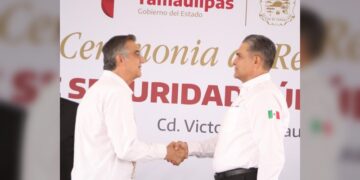 Gobernador AVA toma protesta al nuevo secretario de SSPT