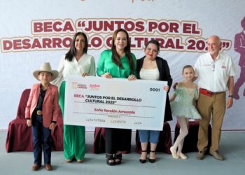 Gobierno de NLD realiza deposito de becas culturales a más de 300 artistas locales