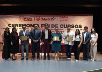Jóvenes neolaredenses concluyen sus estudios gracias a programas de IMJUVE
