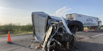 Fallece operador de camión de carga tras impacto en la Monterrey-Nuevo Laredo