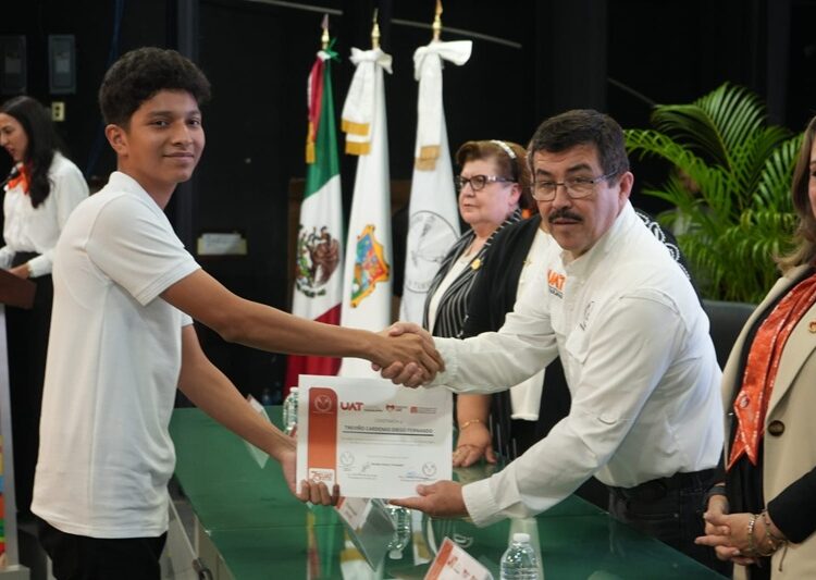 La UAT reafirma excelencia educativa en programas de idiomas