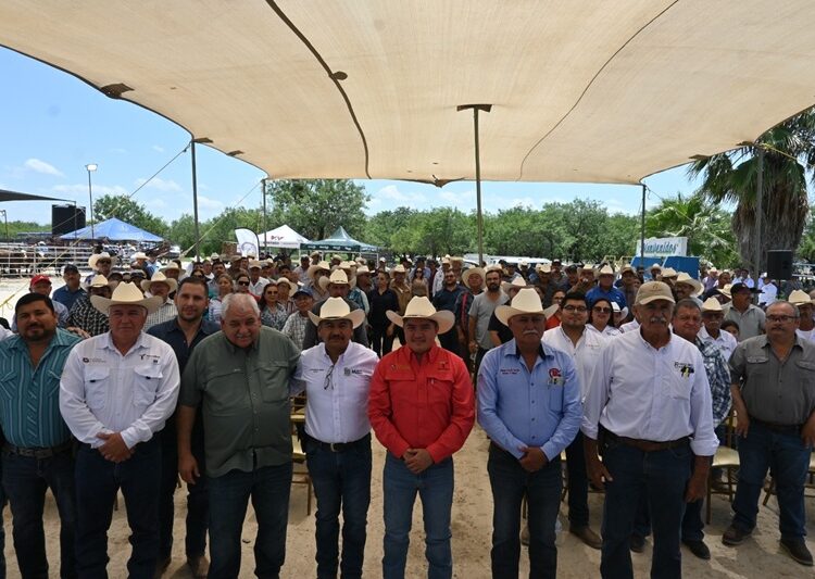 Llevan Programa de Mejoramiento Genético al municipio de Méndez