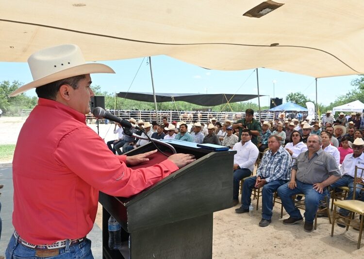 Llevan Programa de Mejoramiento Genético al municipio de Méndez