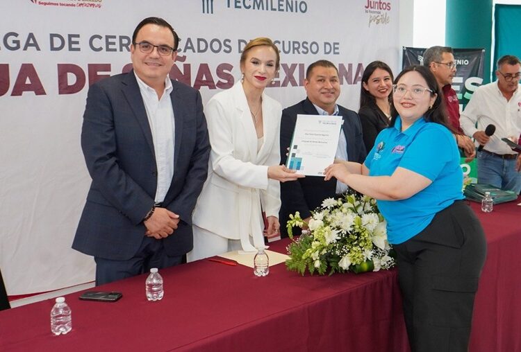 “Manos que hablan”: DIF y Tecmilenio gradúan a la 1.ª generación en LSM