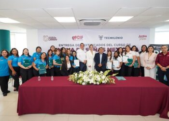 “Manos que hablan”: DIF y Tecmilenio gradúan a la 1.ª generación en LSM