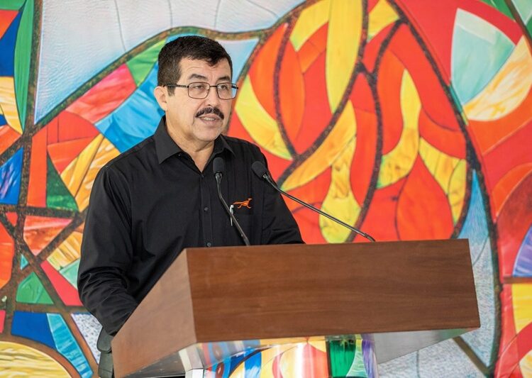 Presenta rector al nuevo Correbasket UAT