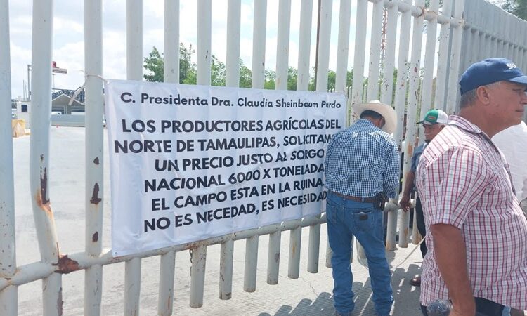 Realizan productores un nuevo bloqueo al puente internacional Reynosa-Pharr