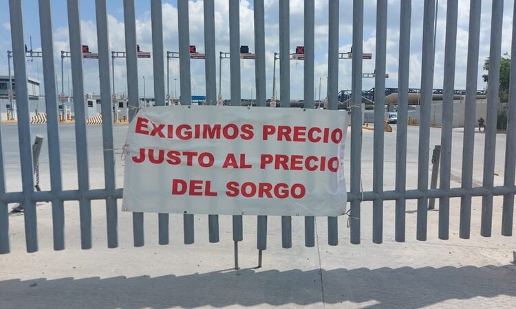 Realizan productores un nuevo bloqueo al puente internacional Reynosa-Pharr