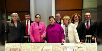 Rector de la UAT acompaña a Rosa Icela en festejo por el ‘Día del Abogado’
