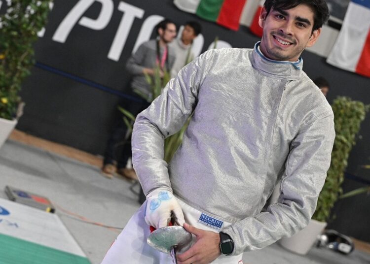 Regina y Brandon emprenden viaje al mundial de esgrima en Europa