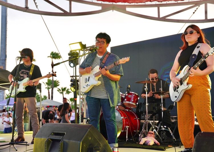 “Rockeando en el Laguito” reúne a jóvenes en una velada llena de música y talento