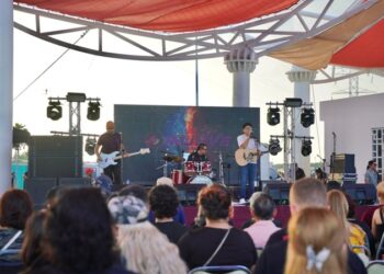 “Rockeando en el Laguito” reúne a jóvenes en una velada llena de música y talento