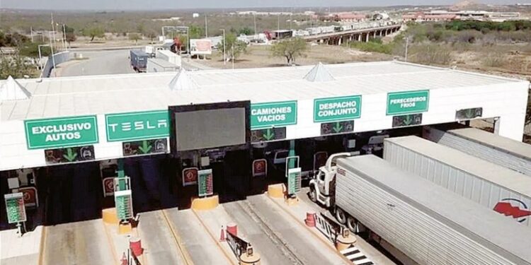 Samuel García ‘obliga’ a cruzar por Colombia; esto es lo que hace