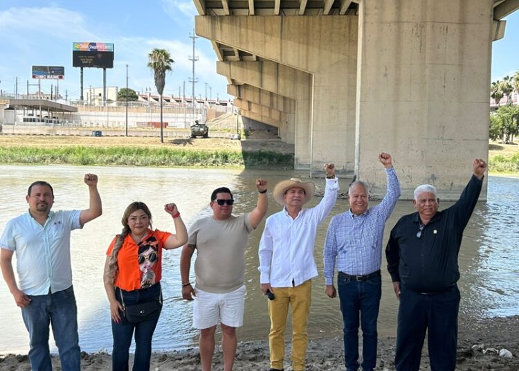 Tanquetas de EE.UU apuntando a México desatan protesta binacional en NLD