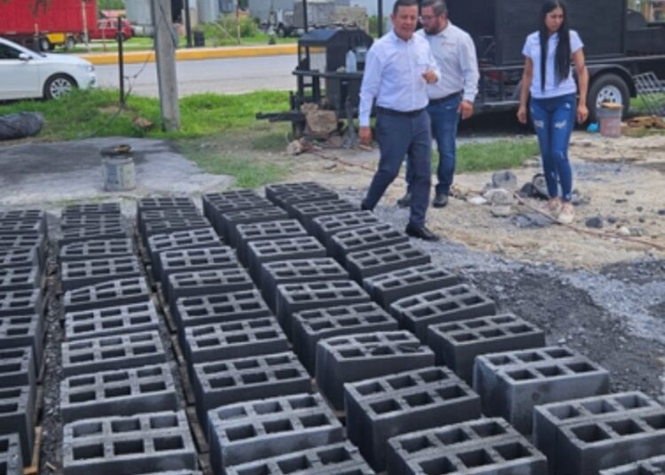 Transforma ITAVU viviendas con bloqueras comunitarias en Díaz Ordaz y Tula
