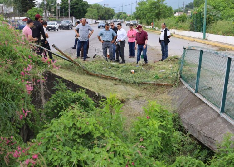 Victoria da mantenimiento a vialidades