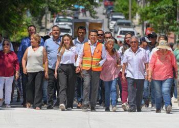 Entregan nueva calle de concreto hidráulico en la San Marcos II
