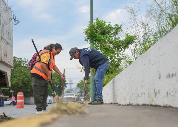 Victoria da mantenimiento a vialidades