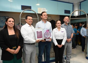 DIF Victoria entrega insignia a empresa inclusiva