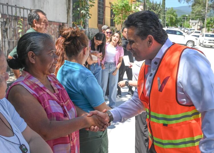 Entregan nueva calle de concreto hidráulico en la San Marcos II