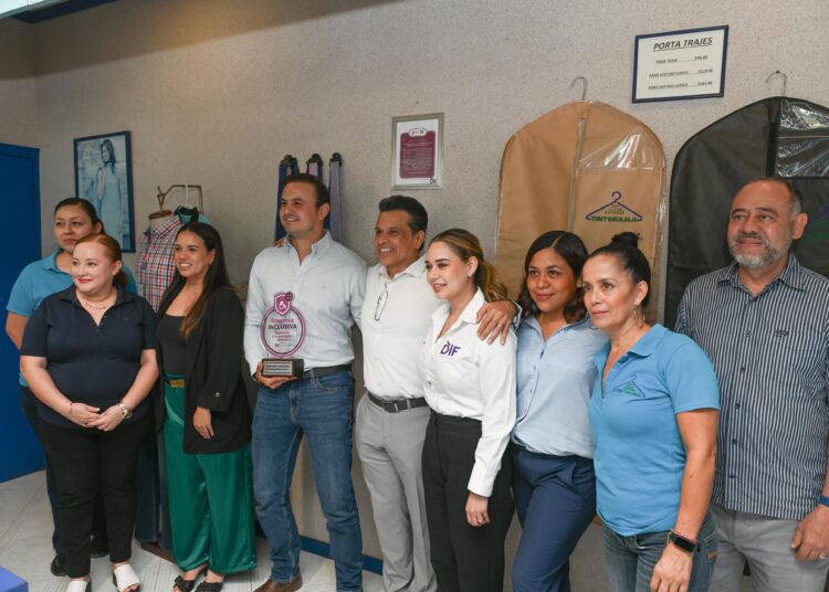 DIF Victoria entrega insignia a empresa inclusiva