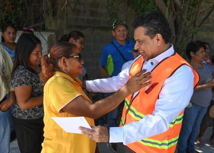 Entregan nueva calle de concreto hidráulico en la San Marcos II