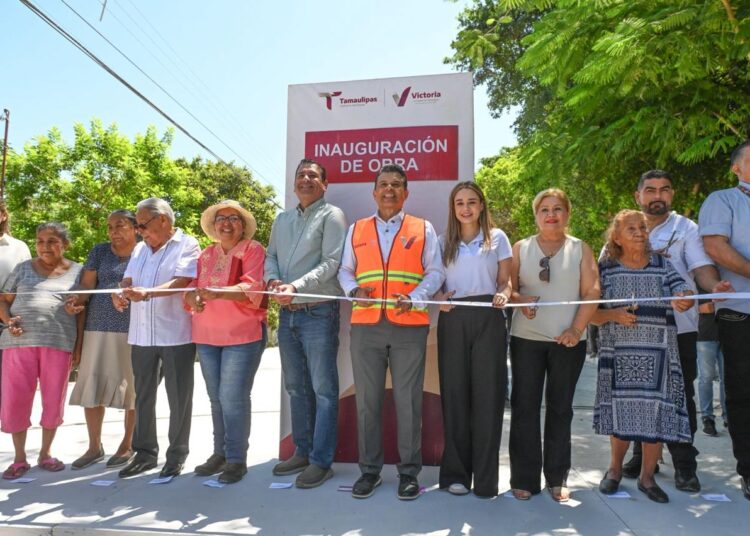 Entregan nueva calle de concreto hidráulico en la San Marcos II